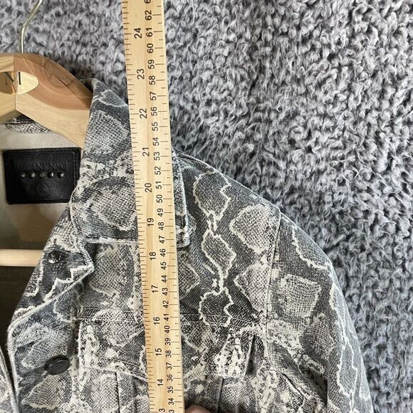 Blank NYC Women Snake Skin Print Button Up Cream Denim Jacket Women's Size Small - Picture 6 of 10